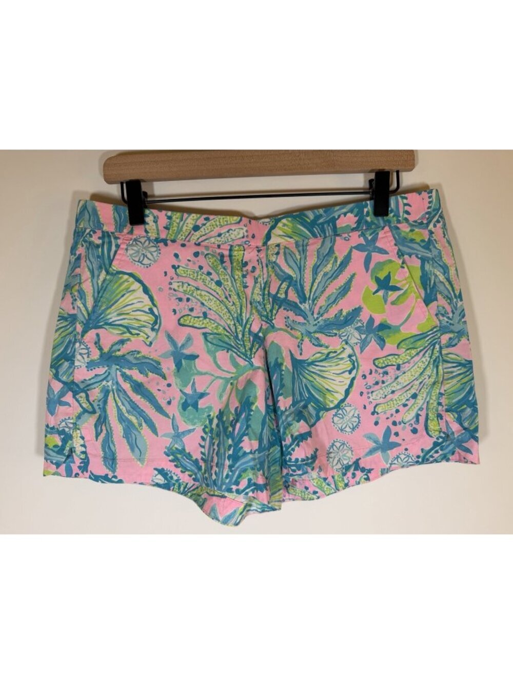 Lilly Pulitzer Ocean View pull-on pink blue tropical coral reef preppy shorts M